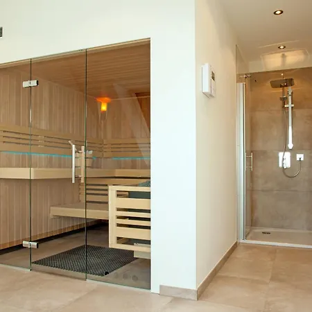 Malaika Shania B Borkum